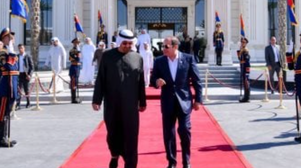 السيسي يستقبل محمد بن زايد في زيارة أخوية للقاهرة