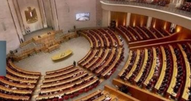 قانون العمل الجديد ينظم التدريب ويشترط الترخيص