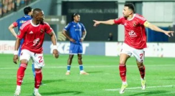 الأهلي بعد توديع 3 بطولات.. الدوري الأمل الأخير